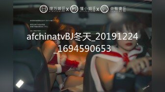 国内洗浴偷拍[高清无损版],害羞躲在角落泡澡的小美女,年轻的身体，就是好 (3)