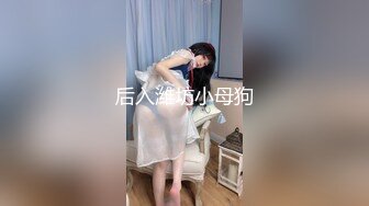 鞋底朝天，法力无边，骚妻完全把腿张开让单男狂草，叫声是真的大!